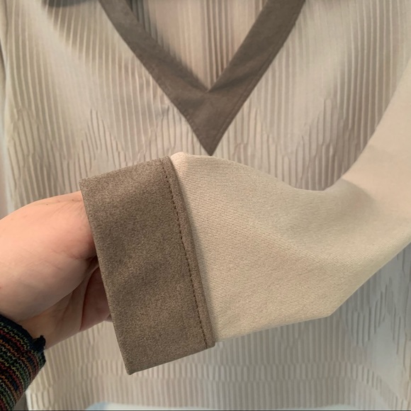 1970s Neutral Textured Chevron Collard Long Sleeve Shirt - Picture 5 of 8